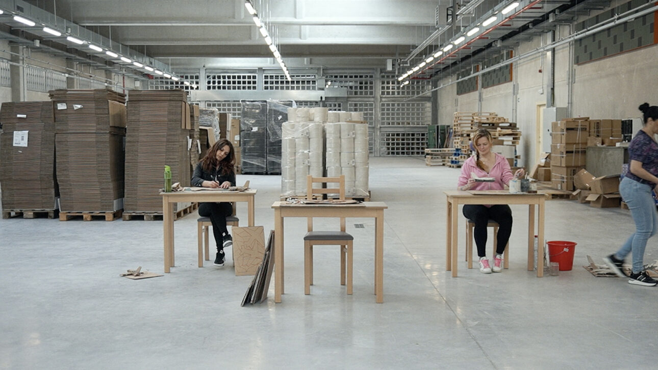 AV 156-23_Karina Beumer_videostill 02_small